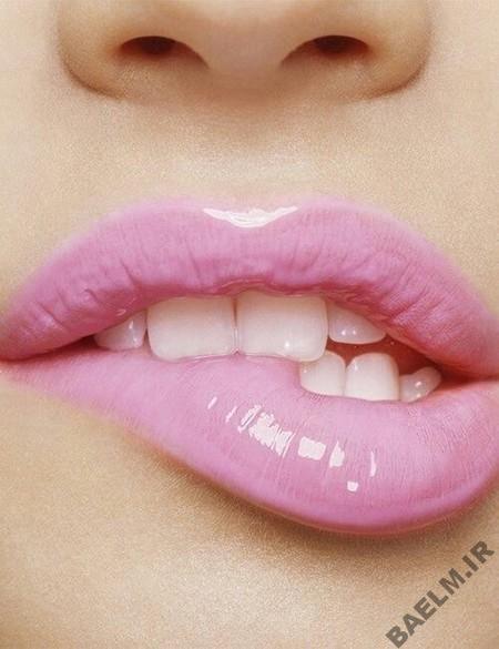 چه رنگ رژی باعث سفیدتر دیده شدن دندانها میشوند 533