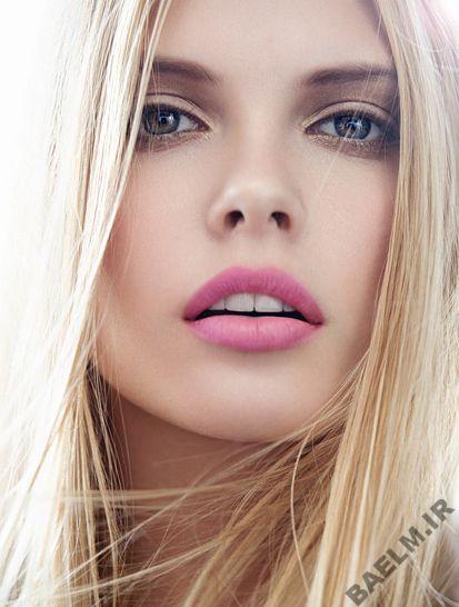 چه رنگ رژی باعث سفیدتر دیده شدن دندانها میشوند 533