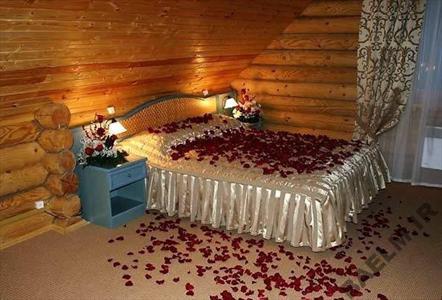 تزئینات عروسی | شیک ترین تزئین اتاق خواب عروس 2014 969934967a