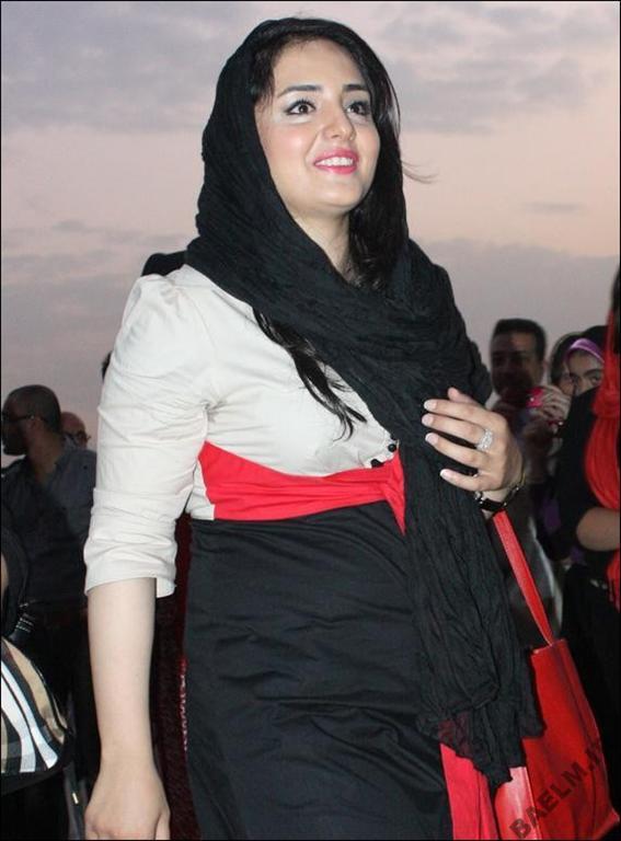 ستایش | بیوگرافی و عکسهای جدید نرگس محمدی باردار