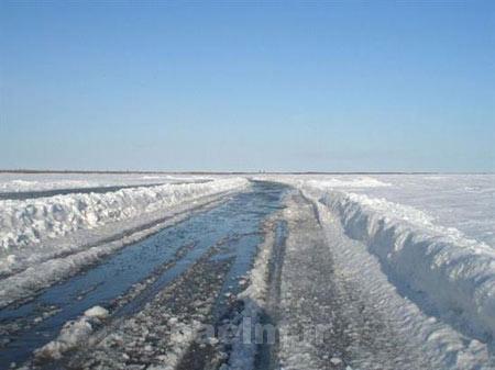 جاده یخی,جاده زمستانی Tuktoyaktuk,رودخانه جاده یخی,جاده زمستانی Tuktoyaktuk,رودخانه