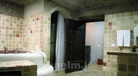 هتل صخره‌ای کندوان, روستای کندوان,