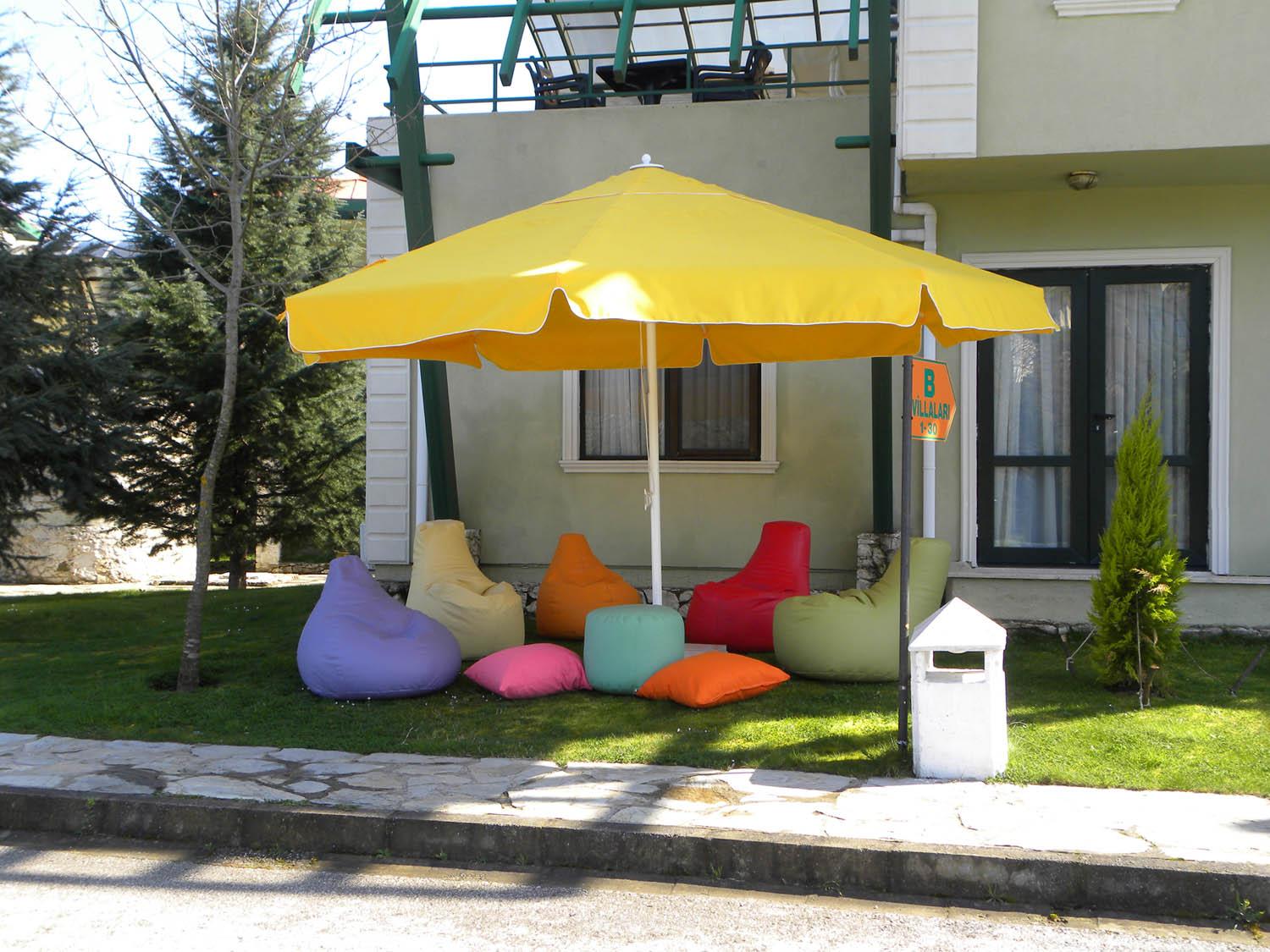 عکس هایی از چترهای مخصوص حیاط یا پاسیو (خیلی شیک)