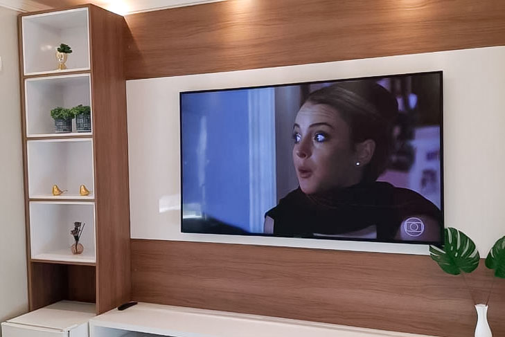 5 علت صدای وزوز تلویزیون 5 علت صدای وزوز تلویزیون