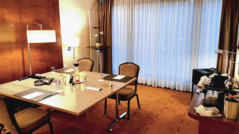 راهنمای انتخاب هتل برای سفرهای کاری راهنمای انتخاب هتل برای سفرهای کاری