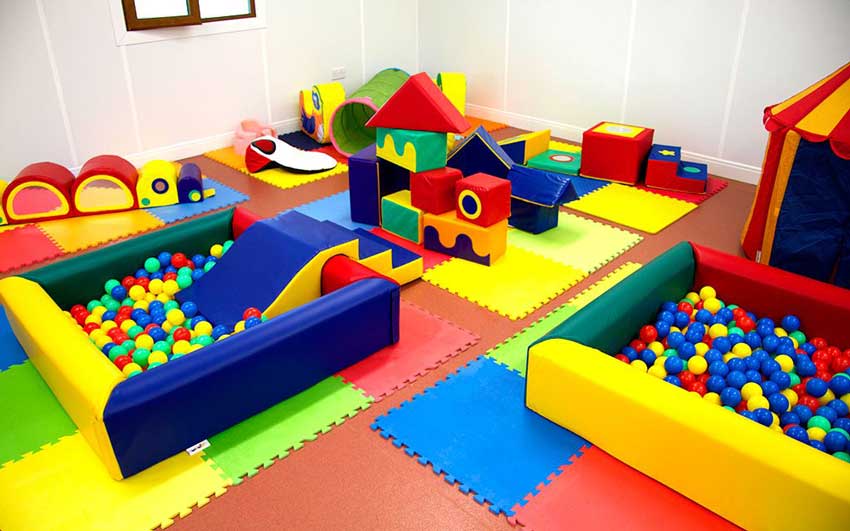 لیست مهم ترین وسایل مورد نیاز خانه بازی کودک پیست و ماشین بازی