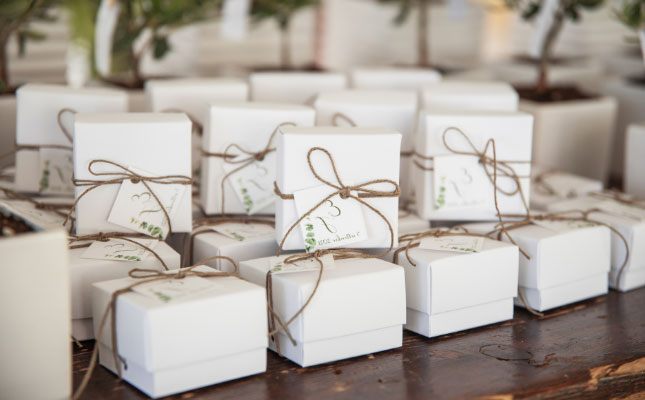 چگونه با استفاده از هدایای نوروزی، مشتریان خود را وفادار نگه داریم؟ چرا وفادار ساختن مشتری اهمیت دارد؟