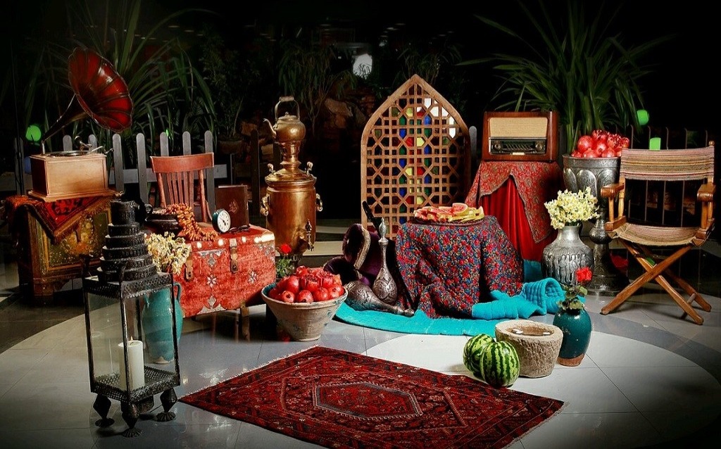 یلدای 1404 را متفاوت برگزار کنید؛ معرفی سرگرمی‌های خانوادگی و روش‌های تماشای رایگان فیلم و سریال